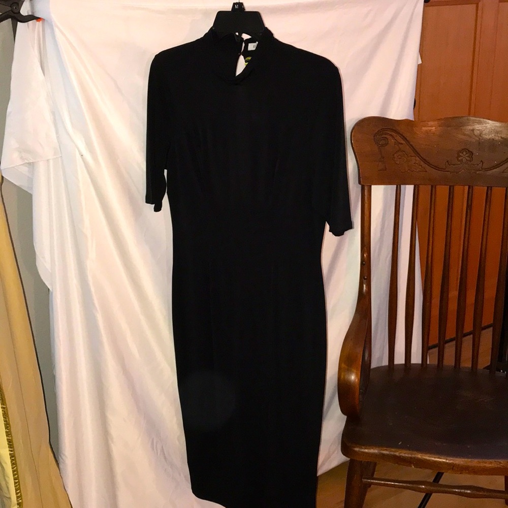 BCBG GENERATION Simple Modern Short Sleeve Dress